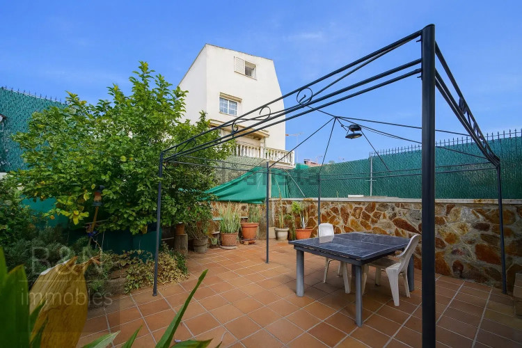 Chalet adosado en Barrio La Grípia