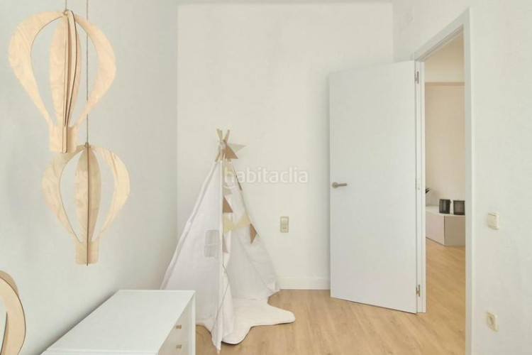 Piso de 4 hab reformat a estrenar al carrer prat de la riba tocant jacquard en Terrassa