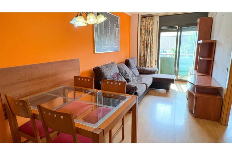 Piso en calle de la Poetessa Caparà