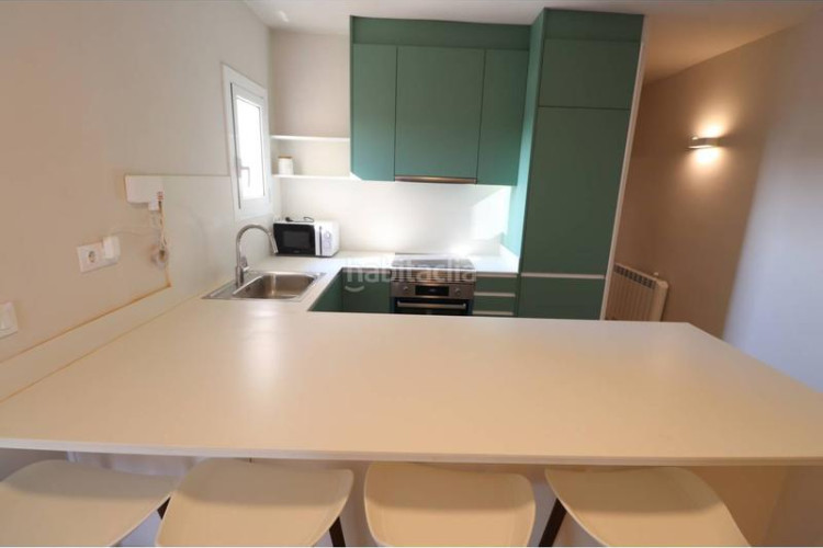 Piso escoles, acabado de reformar en Plaça Catalunya - Escola Industrial Terrassa