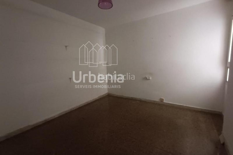 Piso gran piso, 4 habitaciones, genial ubicación en Terrassa