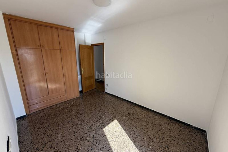 Piso gran piso en can aurell , 4 habitaciones y parking incluido en Terrassa