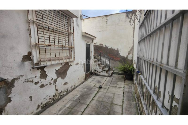 Casa adosada venta casa adosada a reformar con muchas posibilidades. en Terrassa