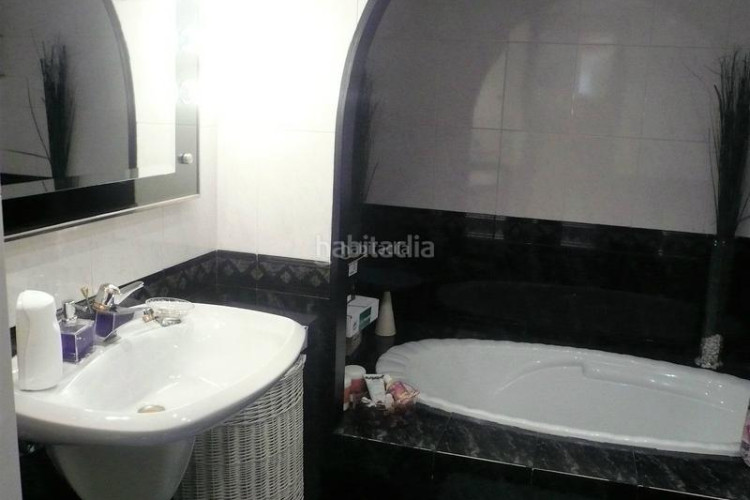 Casa gran casa cantonera en Ca n'Aurell Terrassa