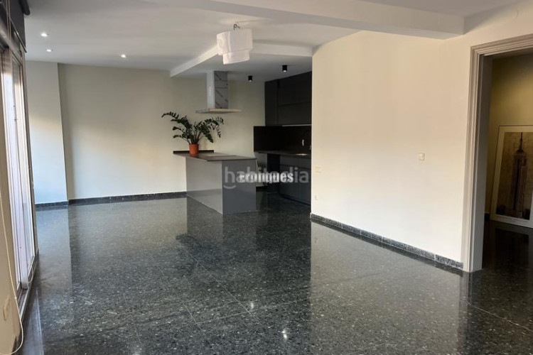Piso excelente piso en vallparadis con balcon y terraza. en Terrassa