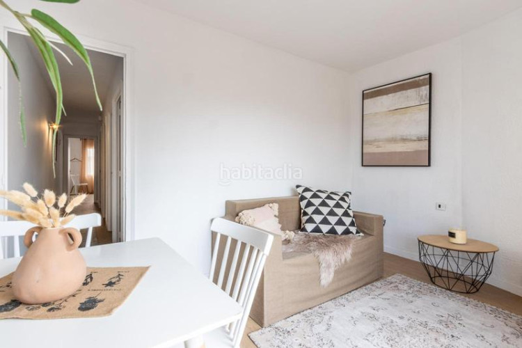 Dúplex vivienda tipo dúplex de 4 habs. con terraza. zona Segle XX. en Terrassa