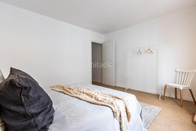 Dúplex vivienda tipo dúplex de 4 habs. con terraza. zona Segle XX. en Terrassa