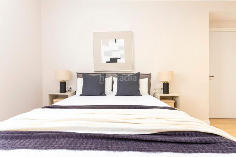 Piso precioso piso en inmejorable ubicación: vivienda esquinera con mucha luz: salón-comedor-cocina, 3 habitaciones, 2 baños, terraza.. en Terrassa