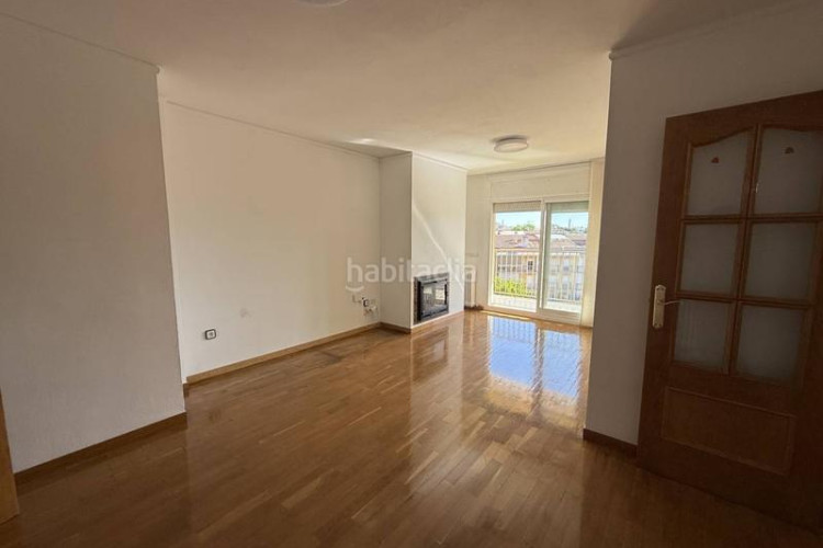 Piso gran piso en can aurell , 4 habitaciones y parking incluido en Terrassa