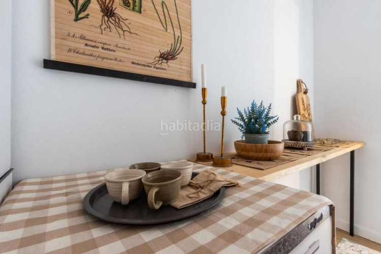 Dúplex vivienda tipo dúplex de 4 habs. con terraza. zona Segle XX. en Terrassa