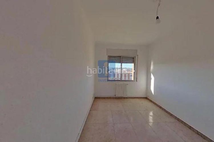 Piso inmueble ilegalmente okupado situado en la calle europa 4, esc. c, 52, , barcelona en Terrassa