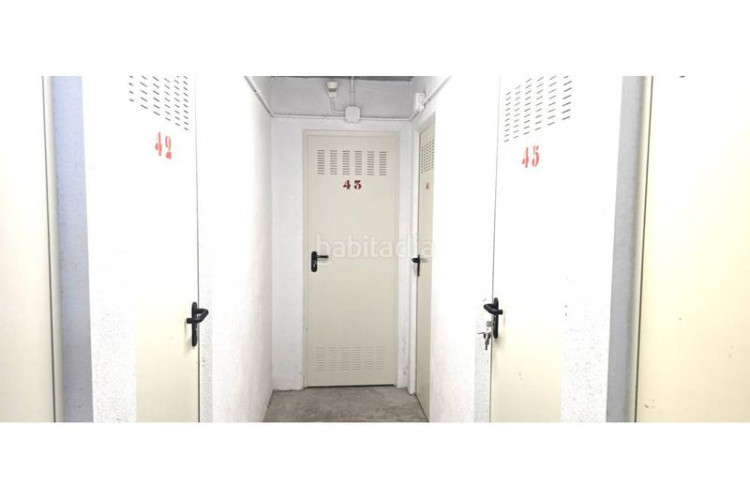 Piso torressana fantastico piso de 2 habitaciones con pk trastero con piscina comunitaria en Terrassa