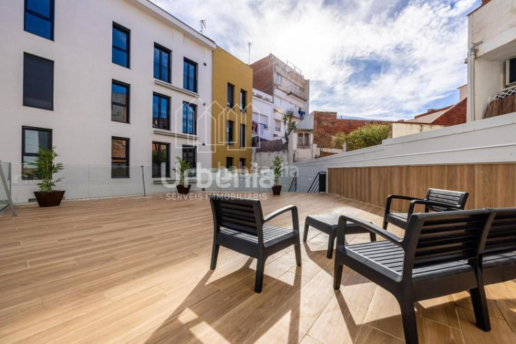 Dúplex luminosos dúplex con terraza con buenas vistas de 3 y 4 dormitorios en Terrassa