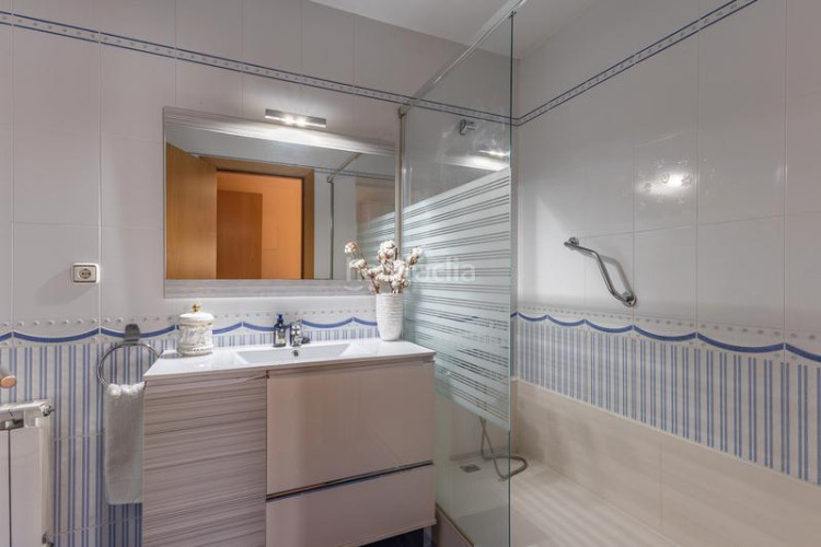 Ático  dúplex con terrazas y vistas panorámicas a un paso del centro , plaza de parking incluida en Terrassa