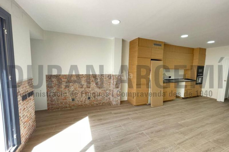 Piso bajos con patio en venta en ca naurell en Ca n'Aurell Terrassa
