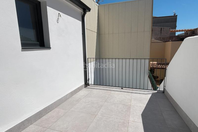 Casa en carrer de las navas de tolosa 87 exclusiva casa a estrenar con piscina privada en Terrassa