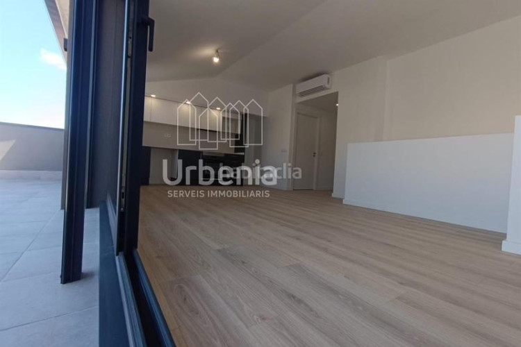 Dúplex duplex con terraza y tres habitaciones obra nueva en Terrassa