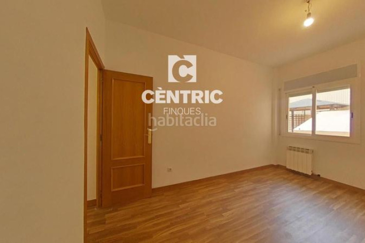 Piso oportunidad inversión. piso grande con 4 habitaciones perfecto para familias numerosas! en Terrassa