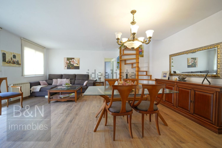 Dúplex en Barrio Zona Esportiva