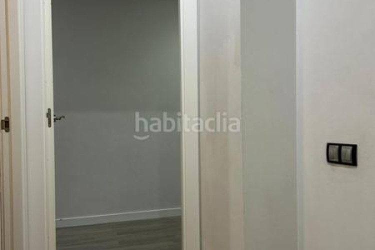Piso oportunitat! pis de 3 dormitoris amb plaça daparcament en Terrassa