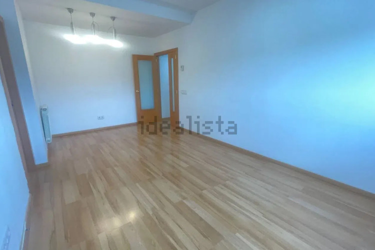 Piso en avenida de la Lacetània, 58