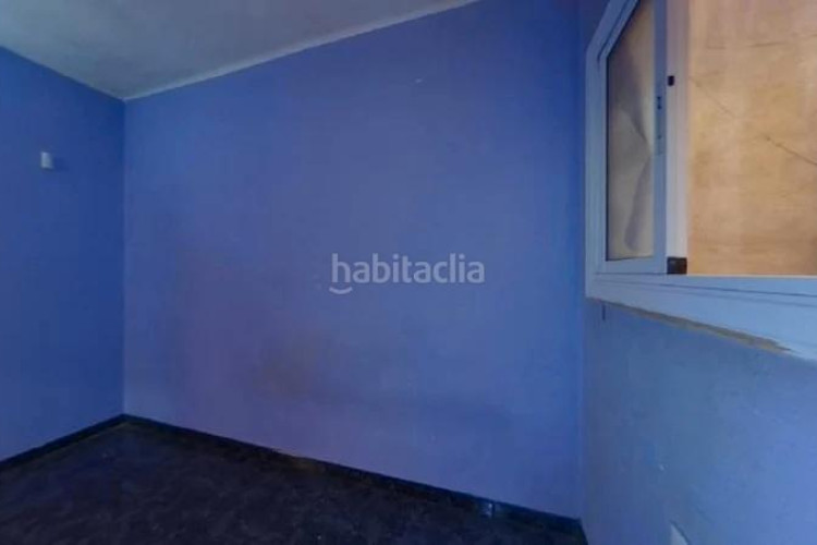 Piso errassa (barcelona). "okupado" (no se puede visitar ni hipotecar). en Terrassa