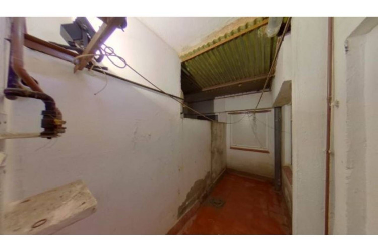 Lleu00F3 XIII, Plau00E7a Catalunya - Escola Industrial 
