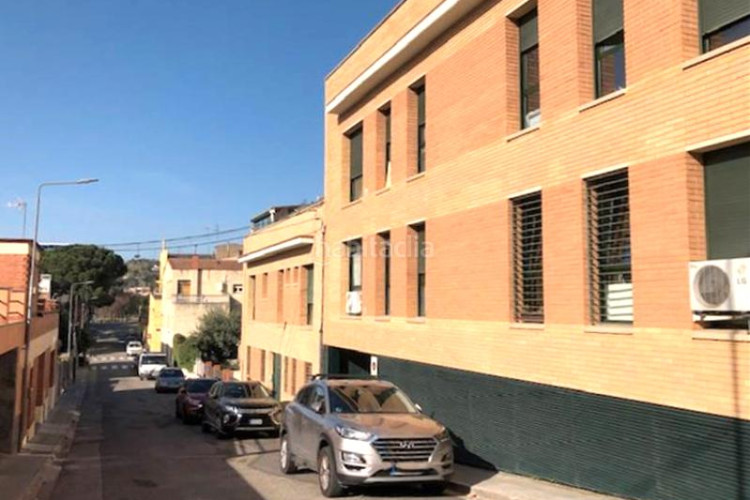 Piso (barcelona). sin posesión (no se puede visitar ni hipotecar). en Terrassa