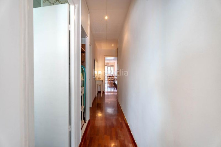 Casa adosada zona centro. casa adosada de 4habs. + 2lav. `terraza + garaje en Terrassa