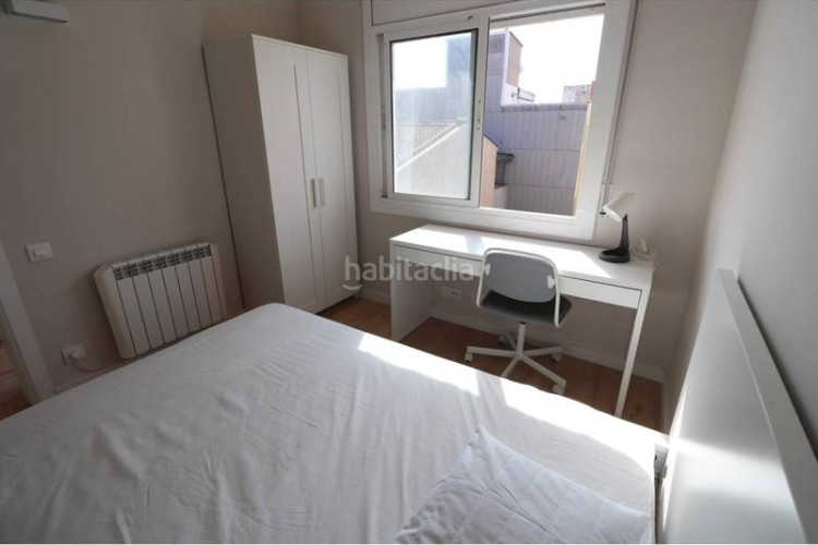 Piso escoles, acabado de reformar en Plaça Catalunya - Escola Industrial Terrassa