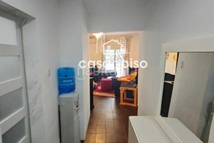 Piso  reformado en La Cogullada 3 dormitorios, 1 baño, todo exterior, cocina individual, con dos balcones uno de 6m y otro de 4m y en Terrassa