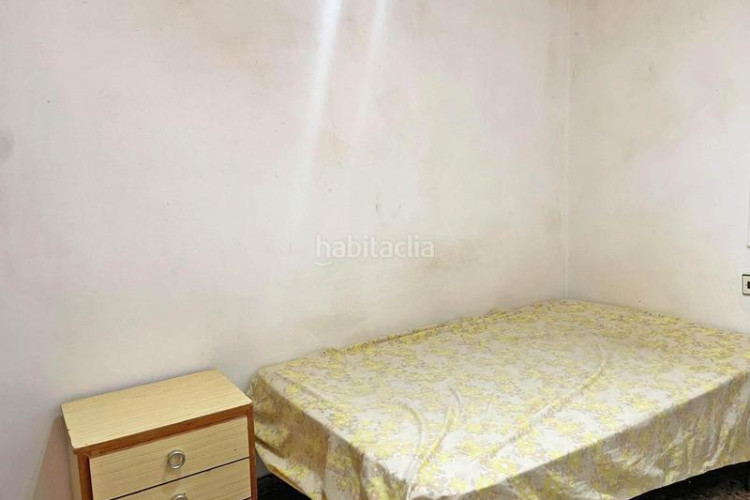 Piso  en venta zona escoles en Cementiri Vell Terrassa
