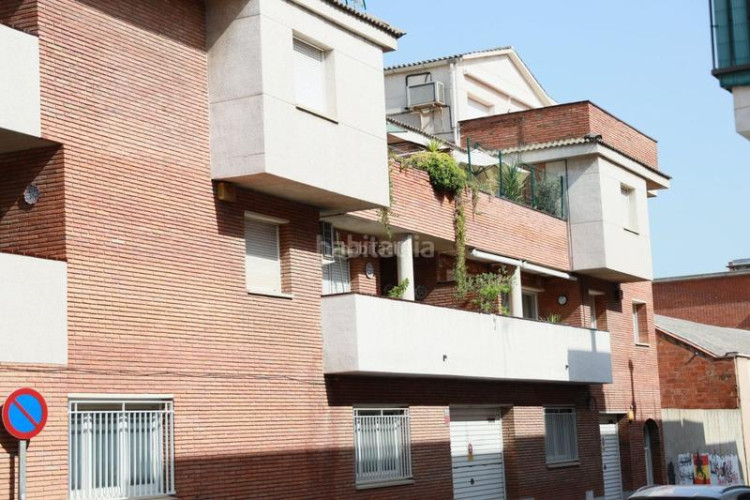 Casa gran casa cantonera en Ca n'Aurell Terrassa