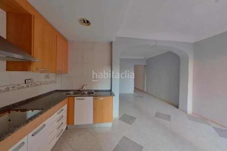 Piso ¡espacioso piso , ideal para familias! en La Maurina Terrassa