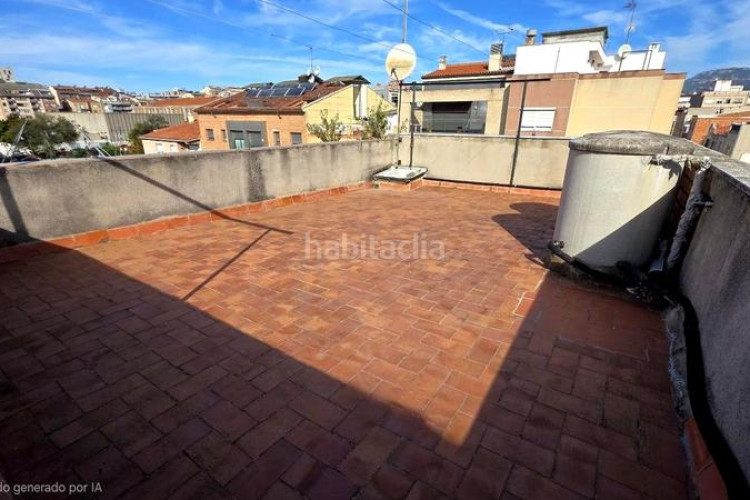 Casa  cantonera, ideal para 2 familias en Ca n'Anglada Terrassa