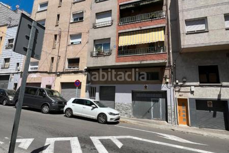 Piso en carrer del germà joaquim 135 piso en venta en Terrassa