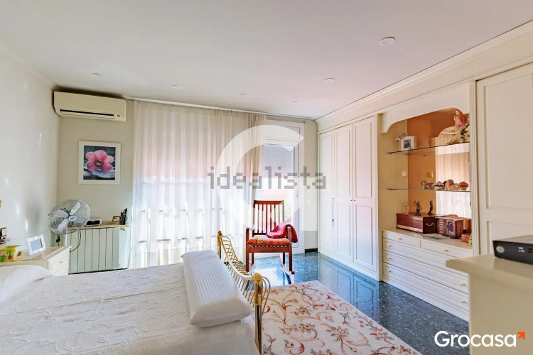 Casa independiente en calle de la Pineda