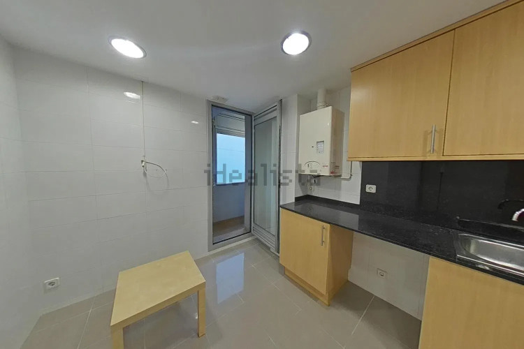 ESPECTACULAR DÚPLEX DE 4DORMITORIOS+3BAÑOS +BALCON+TERRAZA + PARKING (17M).