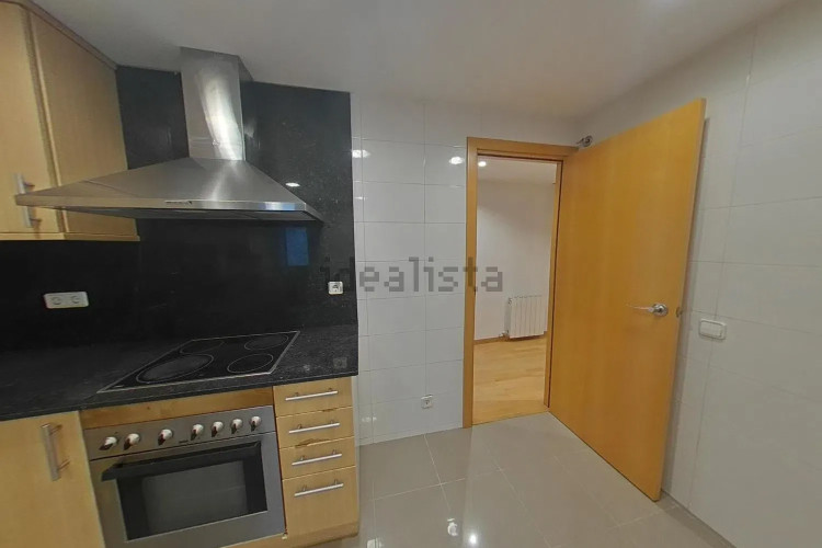 ESPECTACULAR DÚPLEX DE 4DORMITORIOS+3BAÑOS +BALCON+TERRAZA + PARKING (17M).