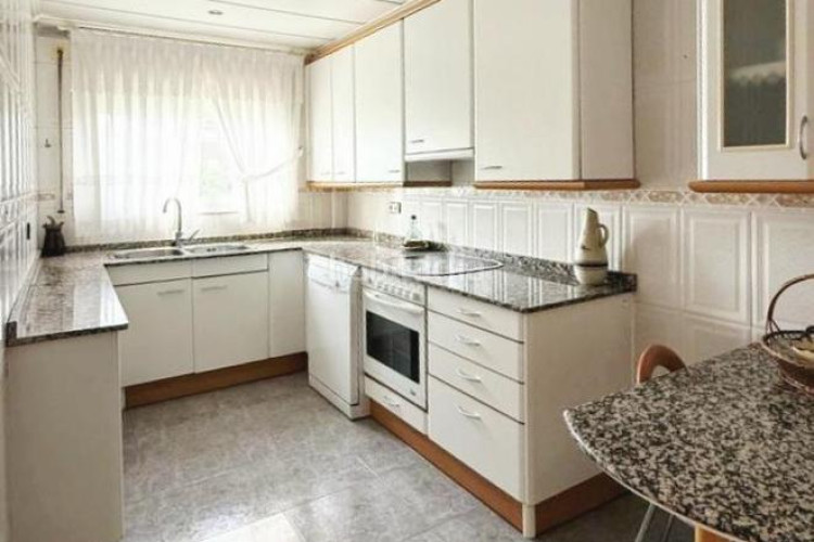 Dúplex  140 m2 de 4 hab mas estudio con 2 terrazas y parking en la plaça lluis companys en Terrassa