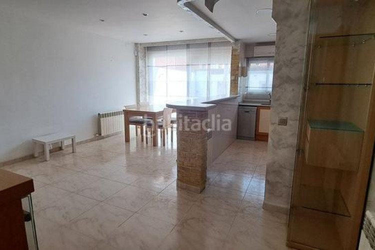 Casa el hogar que tu familia sueña te espera en can montllor! en Terrassa