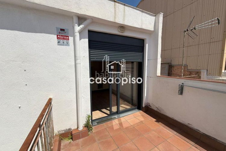 Casa adosada  en ca naurell, 3 dormitorios y 2 baños. buen estado, orientada al sur. perfecta para disfrutar de un hogar acogedor. en Terrassa