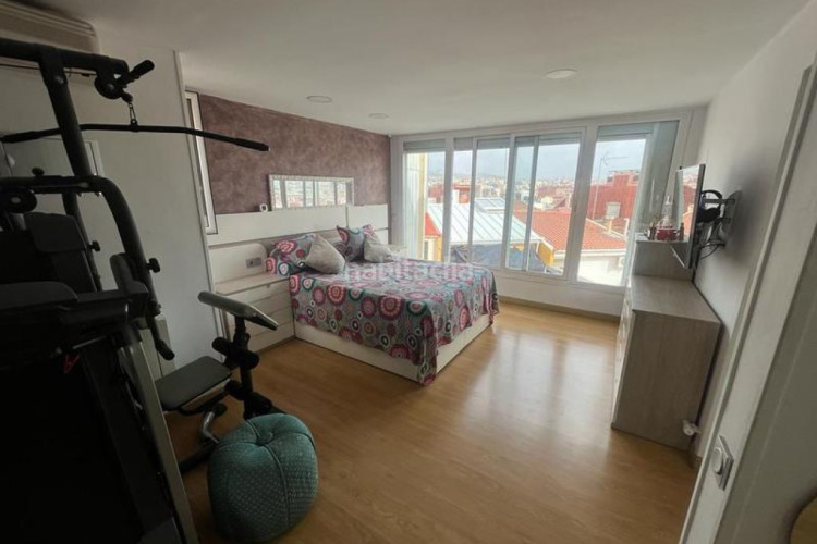 Chalet  en venta en La Cogullada, 5 dormitorios. en Terrassa