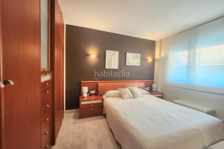 Piso 3 dormitorios, piscina, parking y trastero en Terrassa