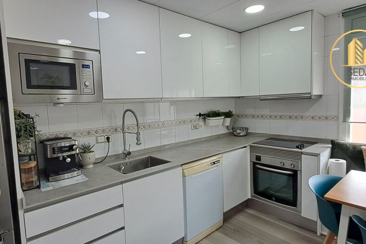 Carrer de la Mare de Du00E9u del Carme, Ca n'Anglada