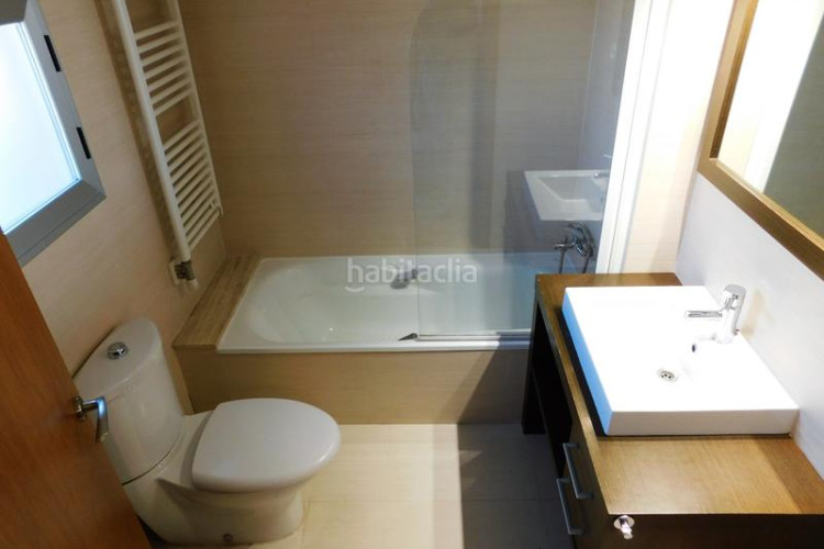 Dúplex atico duplex, 2 habitaciones y terraza en Ca n'Aurell Terrassa