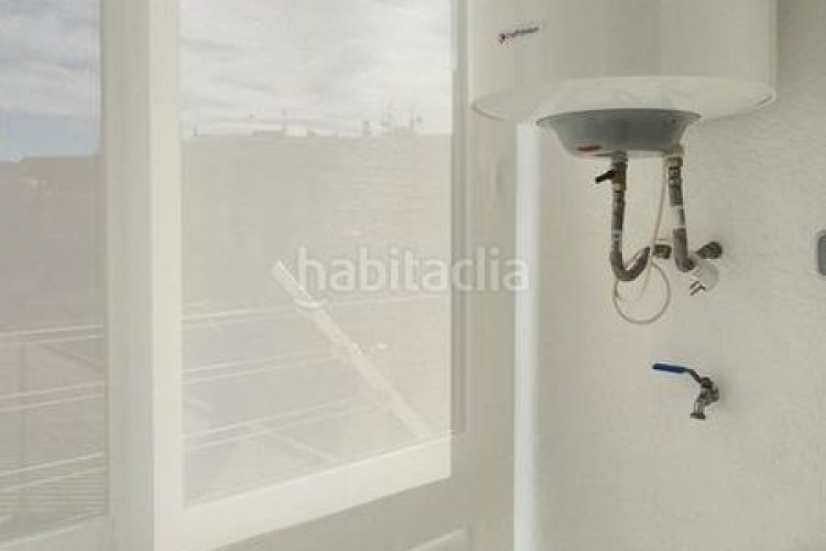 Piso de 4 hab reformat a estrenar al carrer prat de la riba tocant jacquard en Terrassa