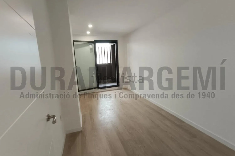 Piso en calle Transversal, 181