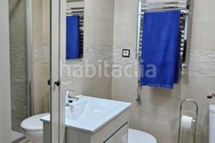 Piso  en planta baja totalmente actualizado 3 hb. con patio y parking en Terrassa