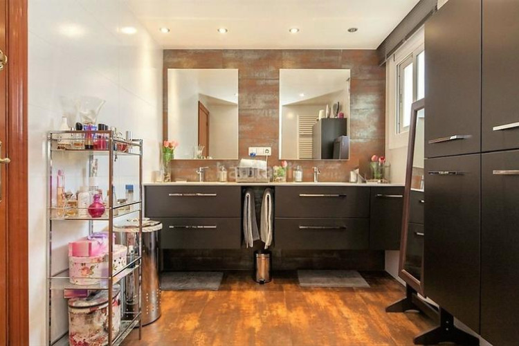 Casa gran casa cantonera en Ca n'Aurell Terrassa